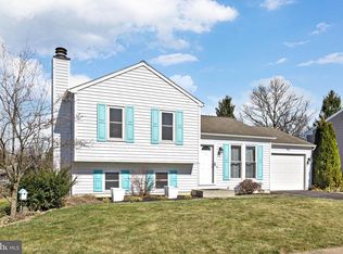 72 Honeysuckle Dr, Mechanicsburg, PA 17050