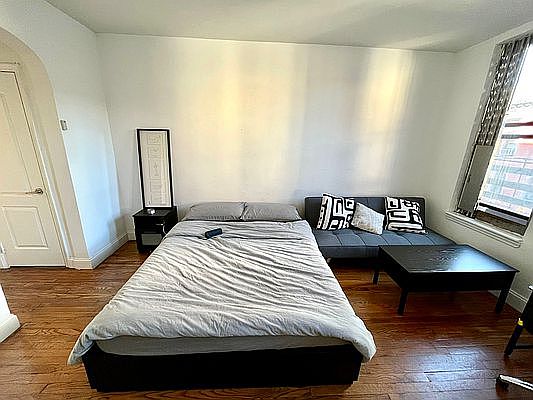 4th image of 214 W 102nd St APT 5A