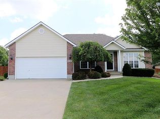 3201 SW Alice Ln, Lees Summit, MO 64082