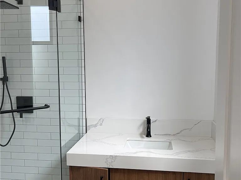 9626 Stonehurst Ave — Photo 21