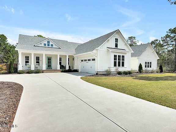 3rd image of 9599 Fallen Pear Lane NE