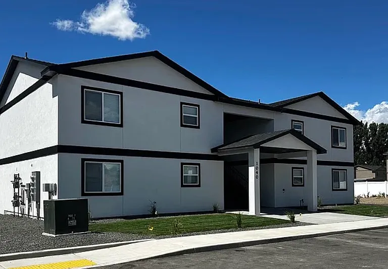 1040 Bighorn #B — Photo 1