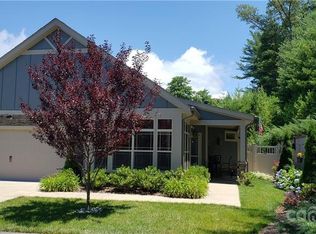 626 Summerfield Pl, Flat Rock, NC 28731
