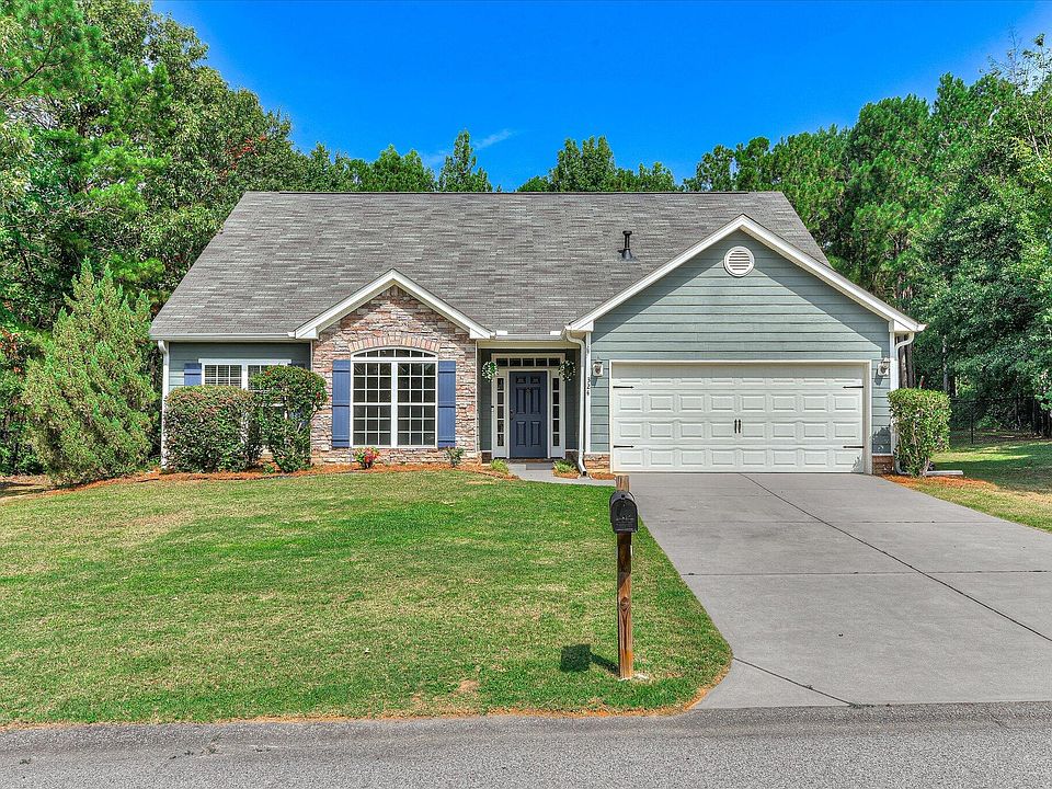 1st image of 324 Foxchase Cir