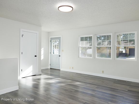 3rd image of 146 4th Ave SE