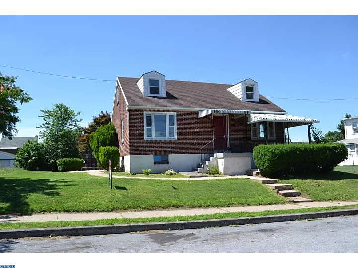 552 Jefferson Ave photo 1