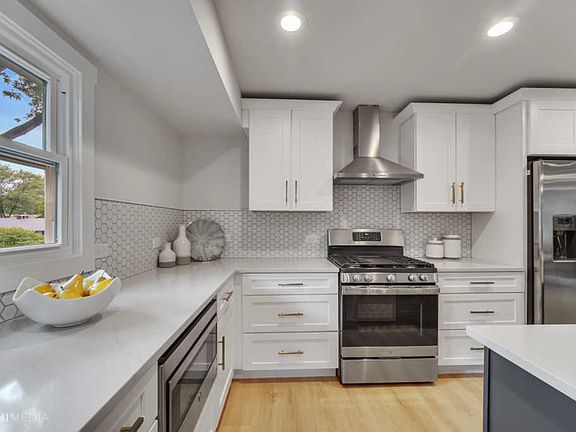 5th image of 2711 Pershing Ct