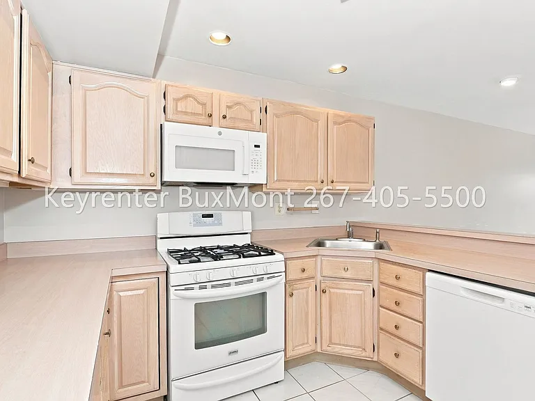 11 Nathan Ct — Photo 1