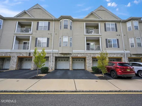 204 Canterbury Lane, Morganville, NJ 07751