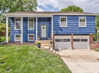 9724 W 91st St, Overland Park, KS 66212
