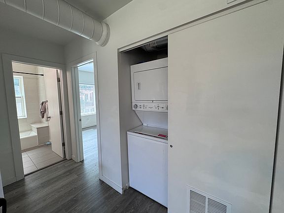4th image of 6102 N Paulina St #2