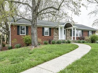 136 Longmeadow Dr, Clemmons, NC 27012