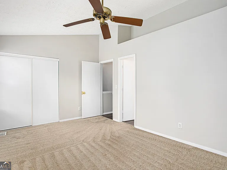 5731 Wells Cir — Photo 11