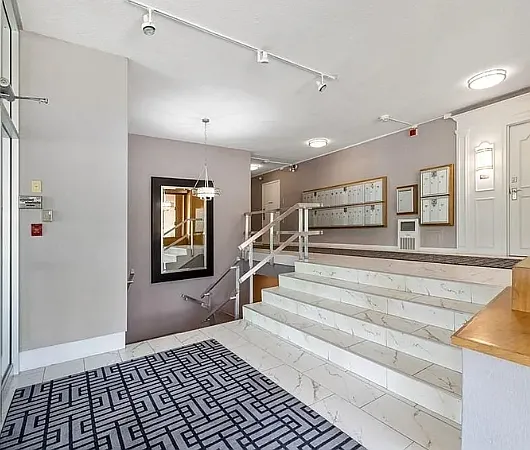 20 Hammond Pond Pkwy #305 — Photo 3