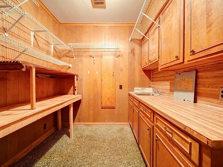 910 Basilwild Dr — Photo 21