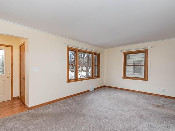 3rd image of 2084 Ames Ave