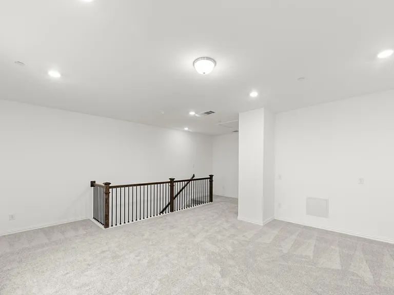 1215 Daybreak Dr — Photo 23