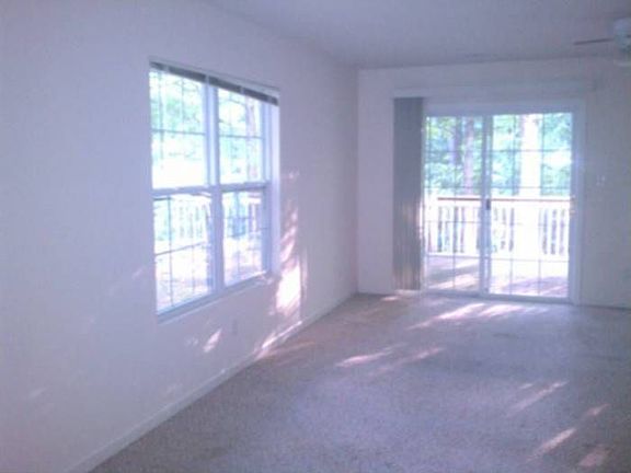 4th image of 43 Heritage Dr