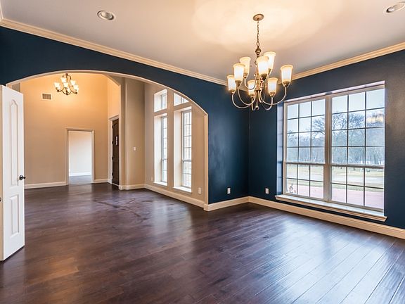 3rd image of 2724 Wood Lake Dr