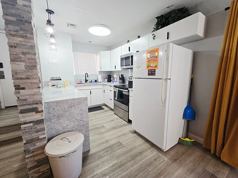 5045 Spencer St #B — Photo 9