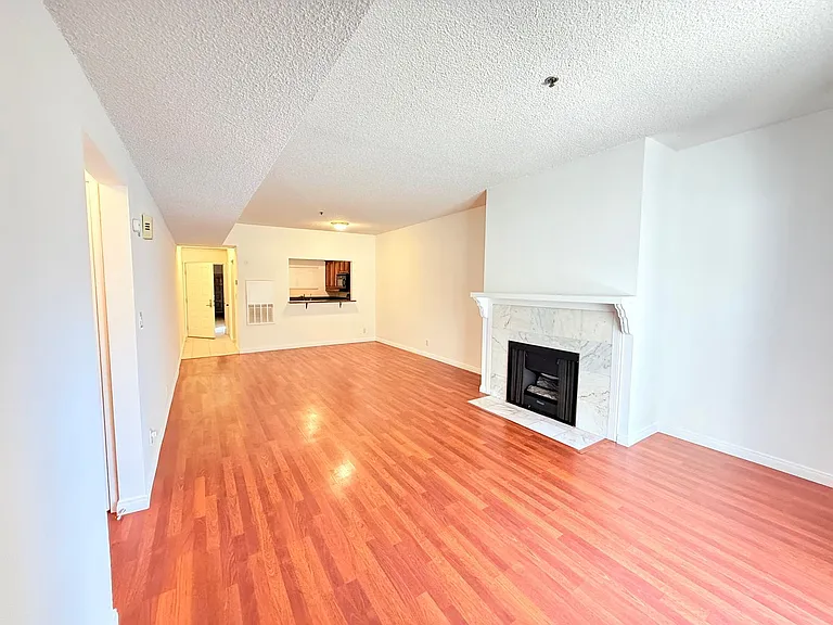 2905 Montrose Ave #416 — Photo 10