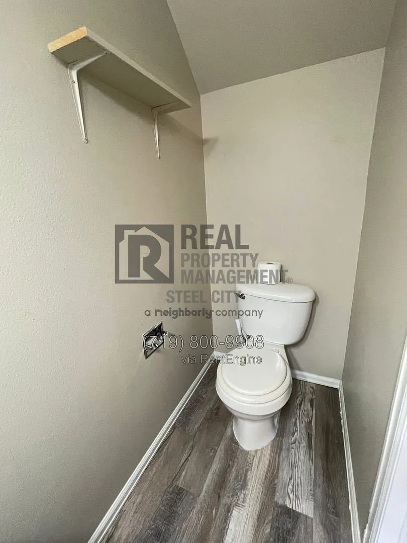2 bed, 1.5 bath, 3808 sqft, $1,095 — Photo 3