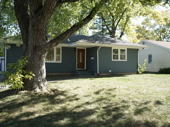 9 Roberts St, North Aurora, IL 60542
