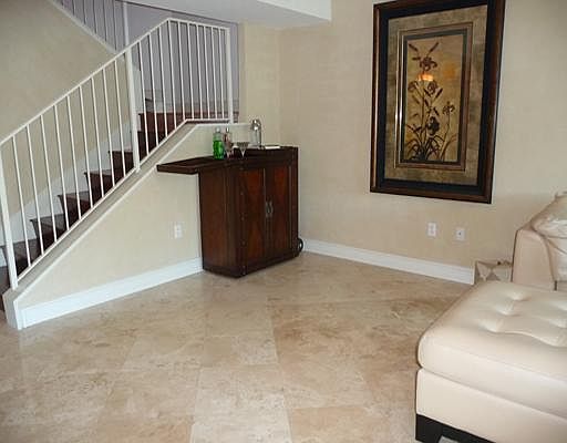 Home For Sale In Palmetto Place
