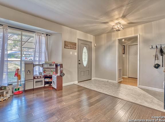 5th image of 3518 Millstone Dr