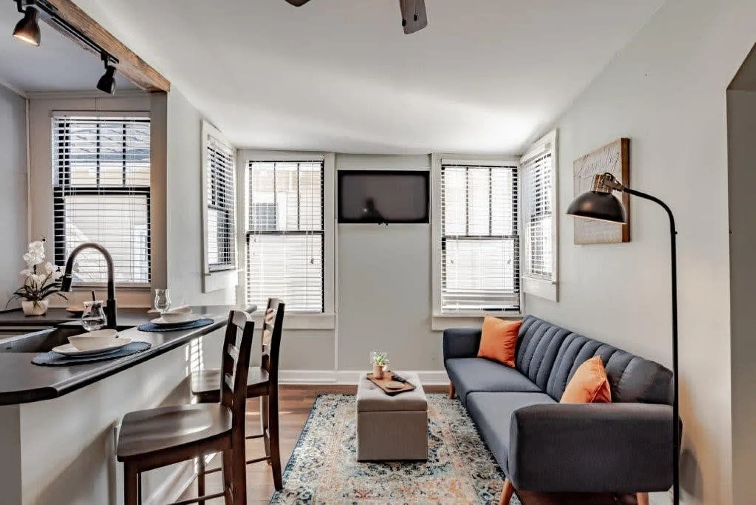1 bed, 1.0 bath, 3756 sqft, $1,875 — Photo 1