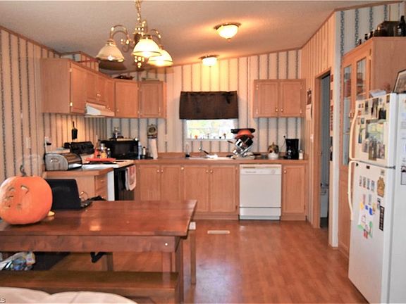 5th image of 411 Bramblewood Dr