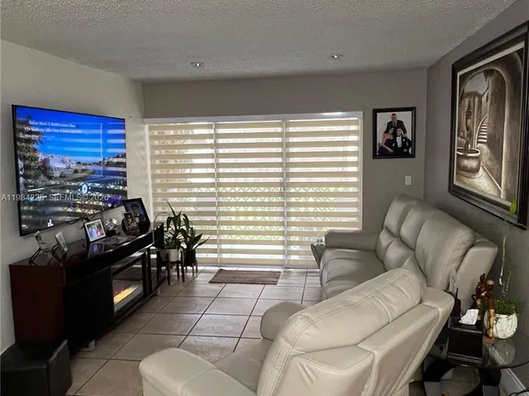 1900 W 68th St APT F104, Hialeah, FL 33014