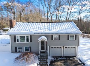 9 Laurel Ln, North Smithfield, RI 02896