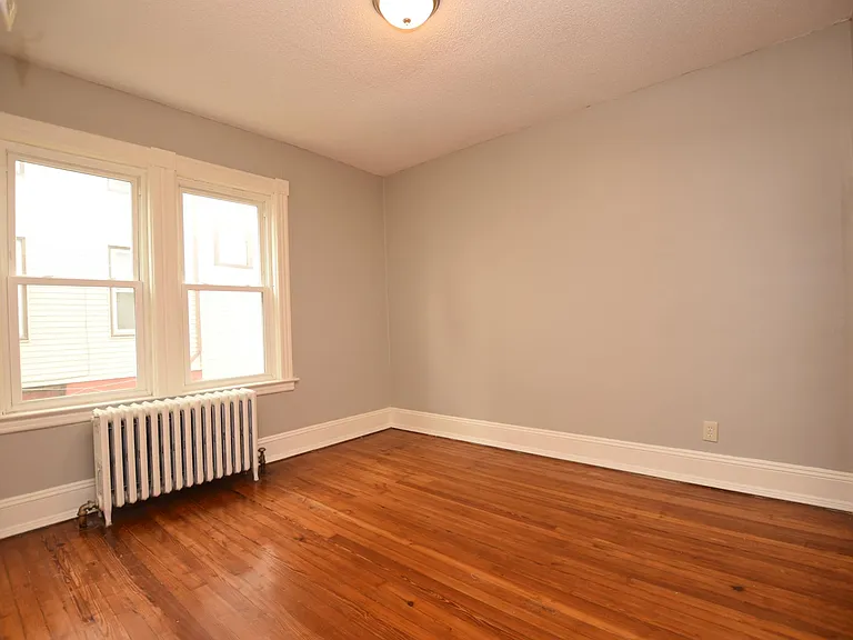 176 Adelaide St #1 — Photo 20