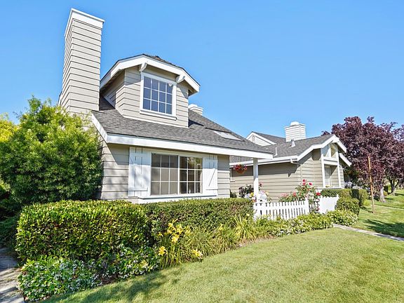 2nd image of 303 Starfish Ln