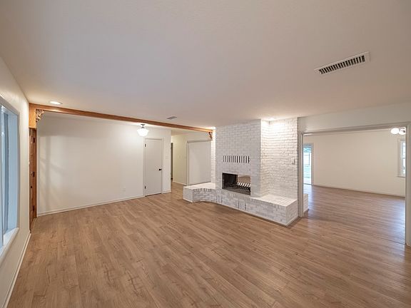 4th image of 2609 Fannin Ave