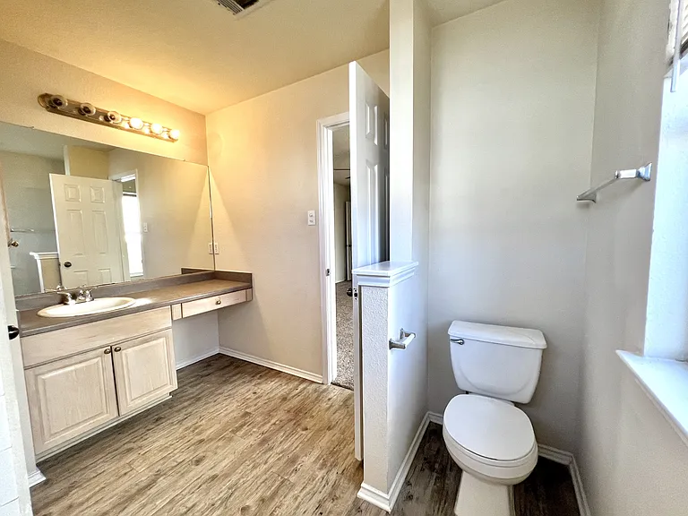 1505 Merrell Cv — Photo 15