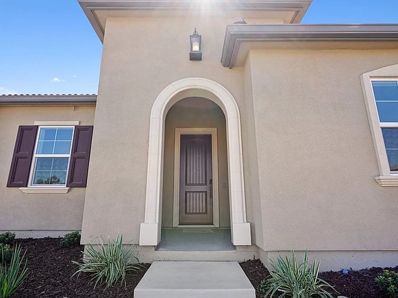Orchard Grove Lot 35 Entry