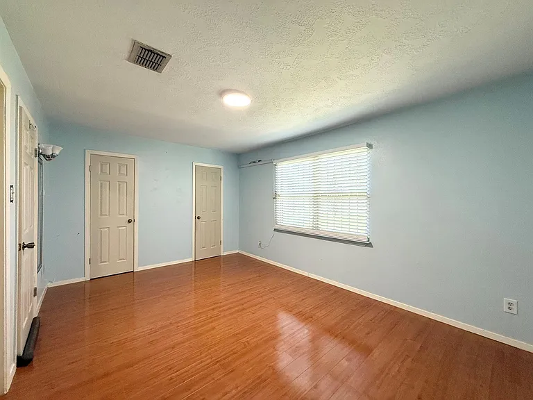 8438 Leawood Blvd #1 — Photo 12