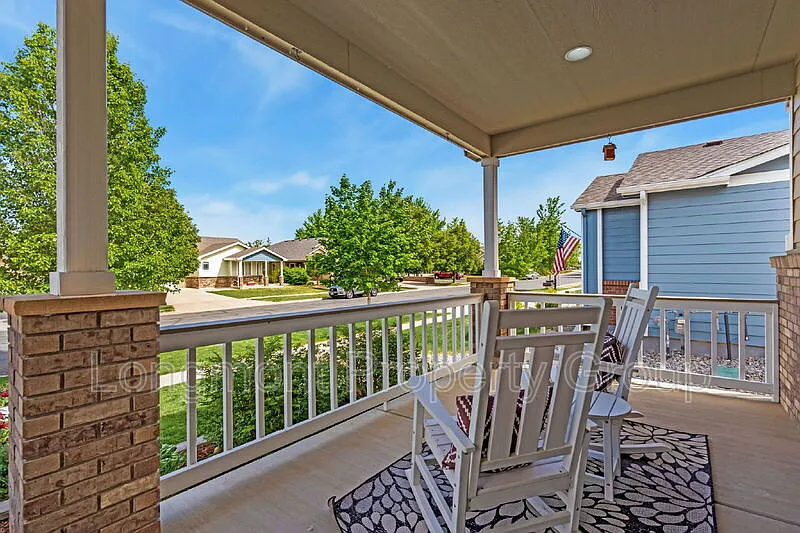 3 bed, 2.0 bath, 2806 sqft, $2,640 — Photo 4