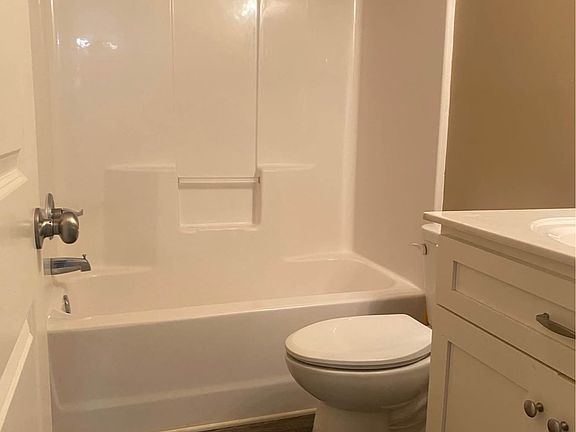 4th image of 514 Hopkinsville St APT 9