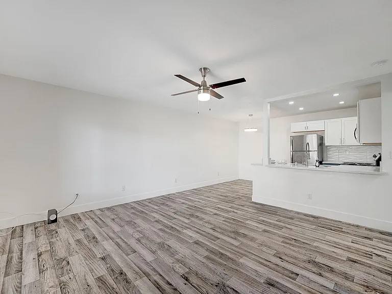Rancho Vista Apartments — Photo 35