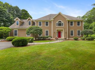 28 Sunnyview Dr, Redding, CT 06896