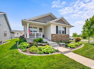1609 Parkview Ln, Davenport, IA 52807