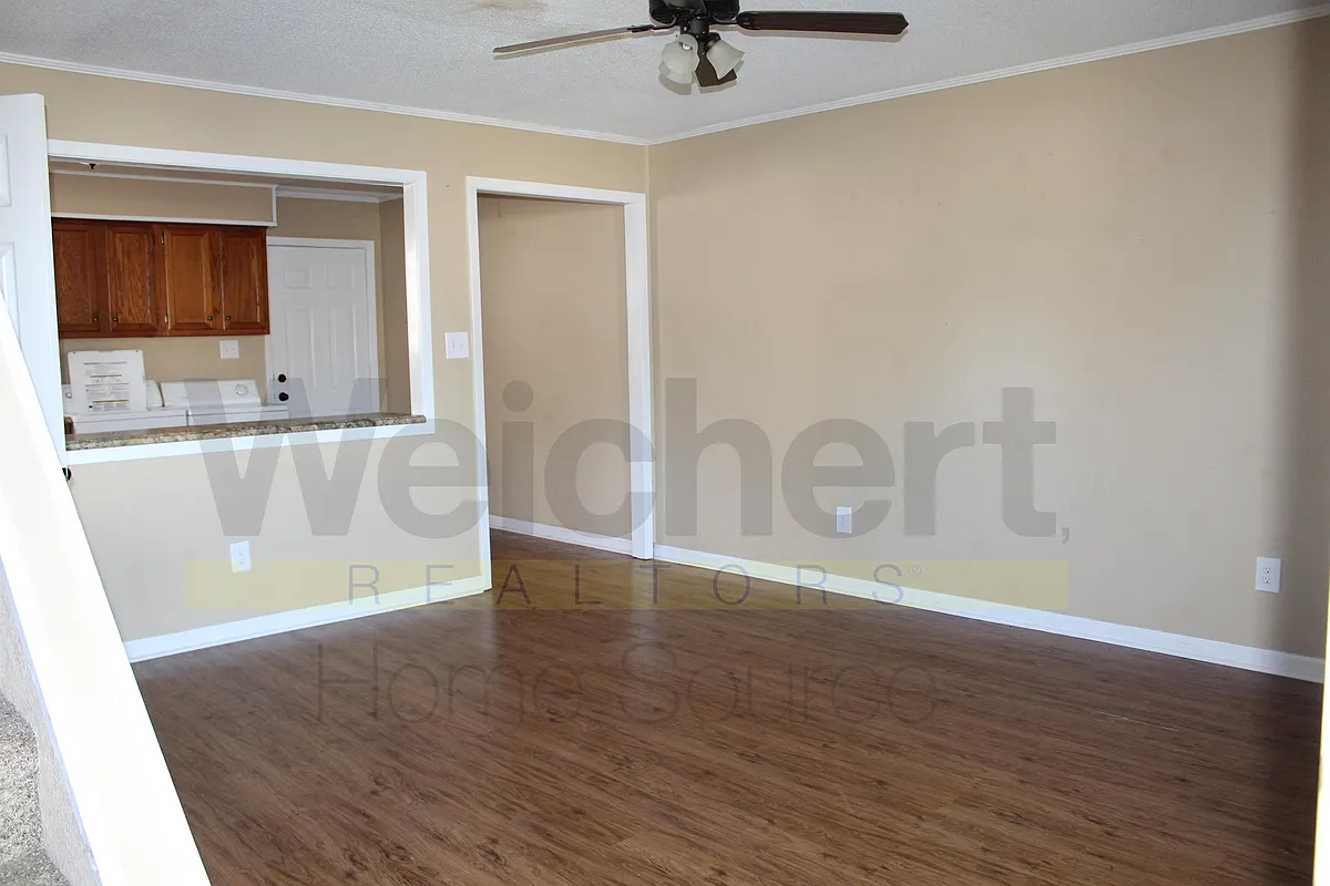 Building Photo - 604 N 13th St #2