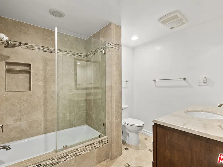 1233 Corsica Dr — Photo 8