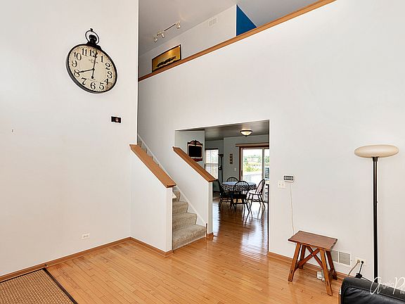 3rd image of 2135 N Camden Ln