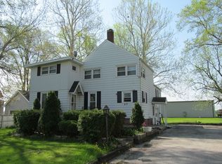 217 E 12th St, Mendota, IL 61342