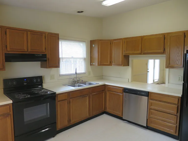441 Eagle Brook Dr — Photo 7