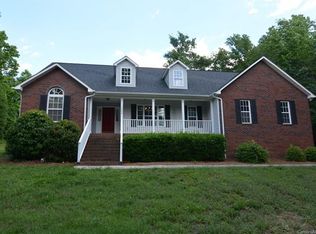 1009 Riddle Oak Ln, Clover, SC 29710